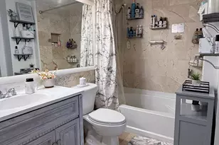 5077 NW 7th St, Miami, FL 33126 - Photo 15