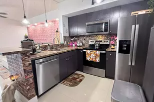 5077 NW 7th St, Miami, FL 33126 - Photo 17