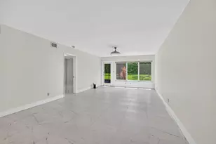 9095 Flynn Cir, Boca Raton, FL 33496 - Photo 11