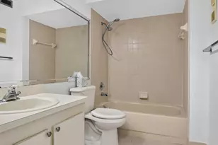 9095 Flynn Cir, Boca Raton, FL 33496 - Photo 31