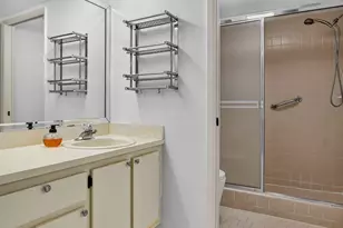 9095 Flynn Cir, Boca Raton, FL 33496 - Photo 23