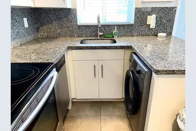 1528 NE 32nd Street #1, Oakland Park, FL 33334 - Photo 5