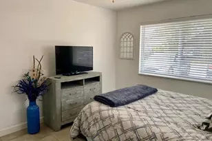 1528 NE 32nd St, Oakland Park, FL 33334 - Photo 7