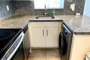 1528 NE 32nd St, Oakland Park, FL 33334 - Photo 5