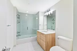 16385 Biscayne Blvd, North Miami Beach, FL 33160 - Photo 7
