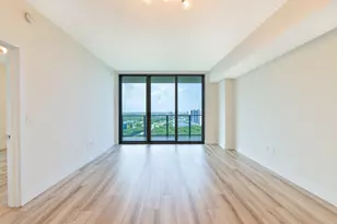 16385 Biscayne Blvd, North Miami Beach, FL 33160 - Photo 15