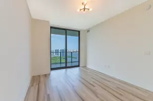 16385 Biscayne Blvd, North Miami Beach, FL 33160 - Photo 19