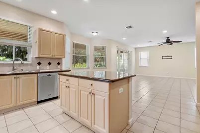 6370 Stonehurst Circle, Lake Worth, FL 33467 - Photo 17