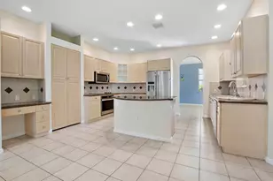 6370 Stonehurst Cir, Lake Worth, FL 33467 - Photo 11
