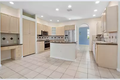 6370 Stonehurst Circle, Lake Worth, FL 33467 - Photo 13