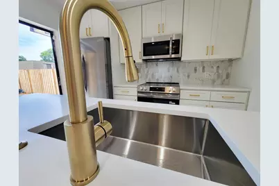 712 7th Way, West Palm Beach, FL 33407 - Photo 1
