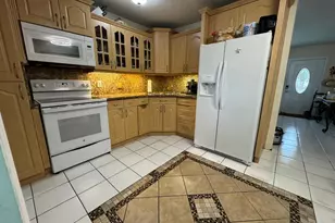966 Sumter Rd E, West Palm Beach, FL 33415 - Photo 5