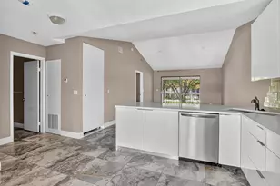 301 Club Cir, Boca Raton, FL 33487 - Photo 9