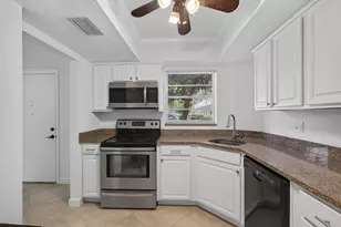 18081 SE Country Club Dr, Jupiter, FL 33469 - Photo 9