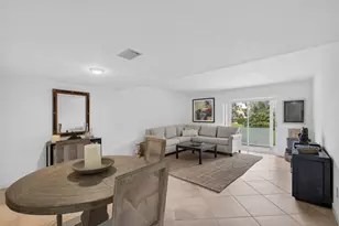 18081 SE Country Club Dr, Jupiter, FL 33469 - Photo 3