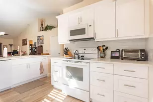 10860 Stafford Cir N, Boynton Beach, FL 33436 - Photo 11
