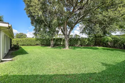 7852 Cloverfield Circle, Boca Raton, FL 33433 - Photo 29