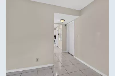4140 NW 44th Avenue #411, Lauderdale Lakes, FL 33319 - Photo 5