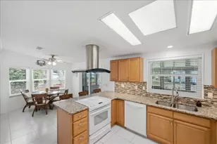 8391 Delphinium Ct, Port Saint Lucie, FL 34952 - Photo 5