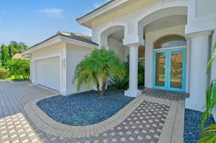 8091 SE Woodlake Ln W, Hobe Sound, FL 33455 - Photo 5