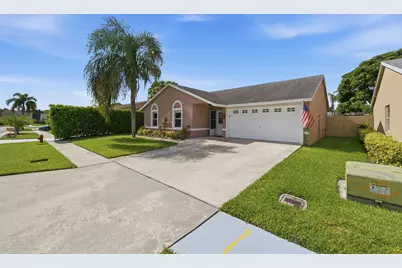 5635 Lake George Place, Lake Worth, FL 33463 - Photo 3
