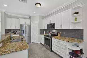 11483 Beacon Pointe Ln, Wellington, FL 33414 - Photo 5