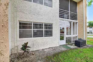 124 Lake Evelyn Dr, West Palm Beach, FL 33411 - Photo 27