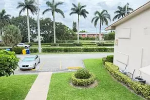 21 Waltham A, West Palm Beach, FL 33417 - Photo 3