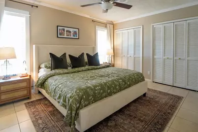 120 Swan Parkway W, Royal Palm Beach, FL 33411 - Photo 11