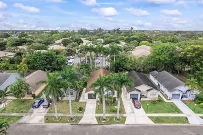 9180 Pine Springs Drive, Boca Raton, FL 33428 - Photo 27