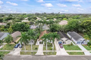 9180 Pine Springs Dr, Boca Raton, FL 33428 - Photo 27