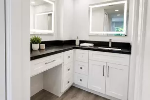 3930 Oaks Clubhouse Dr, Pompano Beach, FL 33069 - Photo 11