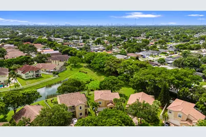 1753 NW 74th Way, Pembroke Pines, FL 33024 - Photo 29