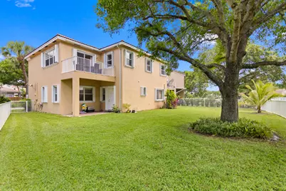 1753 NW 74th Way, Pembroke Pines, FL 33024 - Photo 23