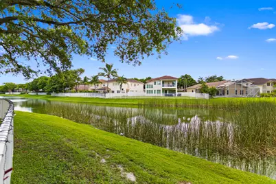 1753 NW 74th Way, Pembroke Pines, FL 33024 - Photo 23