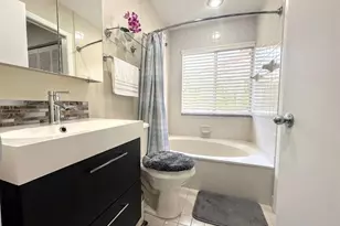 9202 NW 9th Ct, Plantation, FL 33324 - Photo 7