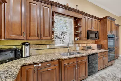 10247 Isle Wynd Court, Boynton Beach, FL 33437 - Photo 33