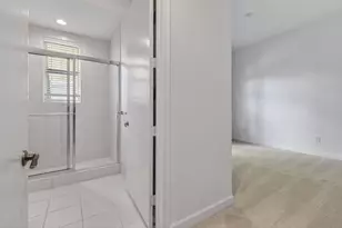 2650 Lake Shore Dr, Riviera Beach, FL 33404 - Photo 27