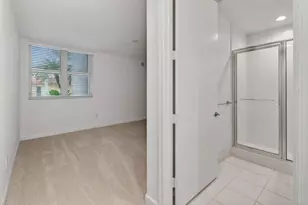 2650 Lake Shore Dr, Riviera Beach, FL 33404 - Photo 31