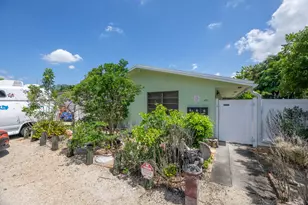 805 NE 40th St, Oakland Park, FL 33334 - Photo 13