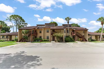 105 Lakeview Drive E, Royal Palm Beach, FL 33411 - Photo 1