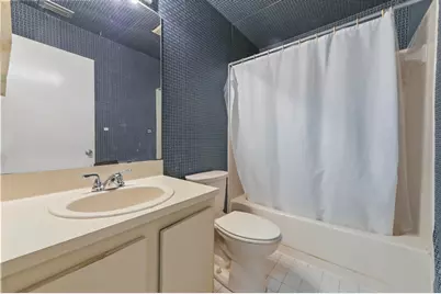 105 Lakeview Drive E, Royal Palm Beach, FL 33411 - Photo 17