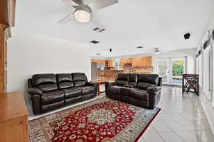 313 Poe Dr, Palm Springs, FL 33461 - Photo 15