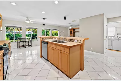 313 Poe Drive, Palm Springs, FL 33461 - Photo 11
