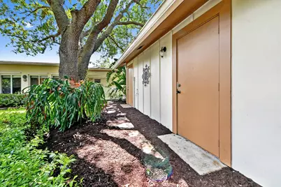 313 Poe Drive, Palm Springs, FL 33461 - Photo 27