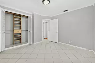 313 Poe Dr, Palm Springs, FL 33461 - Photo 21