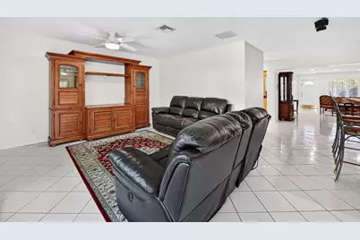 313 Poe Drive, Palm Springs, FL 33461 - Photo 13