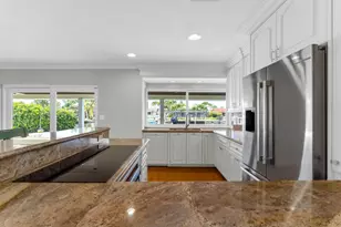 925 SE 10th St, Pompano Beach, FL 33060 - Photo 15