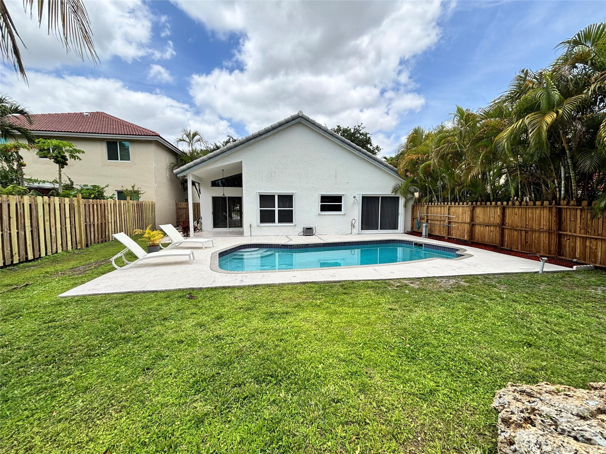 2990 NW 68th Ave - 2990 NW 68th Ave, Margate, FL 33063 Luxury Property | Jose Angel Pina