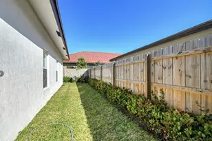 1562 W 26th Ct, Riviera Beach, FL 33404 - Photo 11